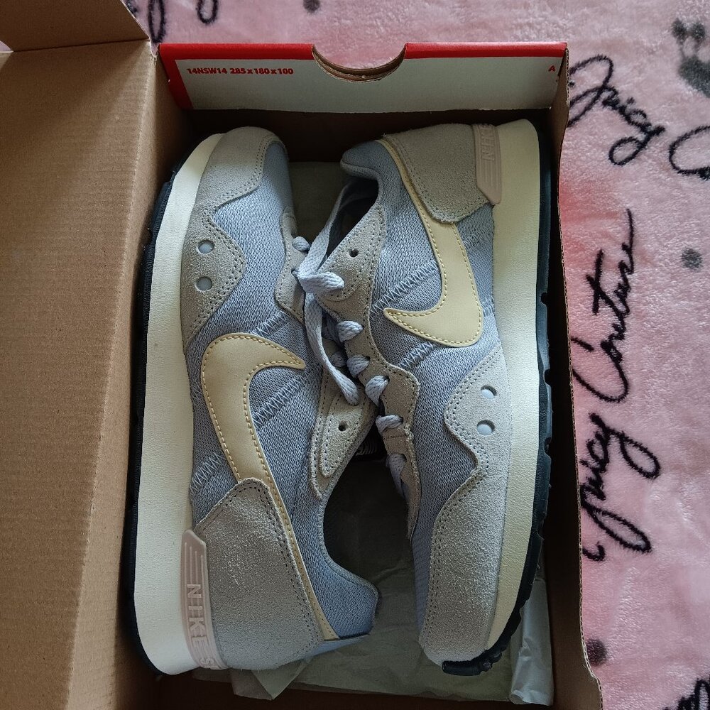 Nike Venture Runner